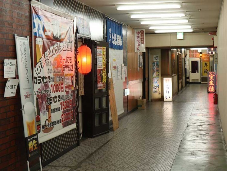 昼飲みの聖地 駅前ビルに せんべろ横丁あらわる 駅前ビル 旭川 道北のニュース ライナーウェブ