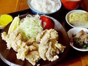 下戸に優しい酒場めし 深夜もいけます 唐揚定食 三五食堂 旭川 道北のニュース ライナーウェブ